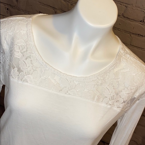 Not your normal plain white tee - Picture 3 of 5